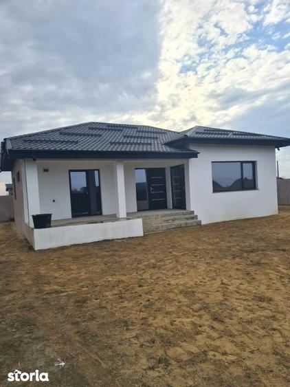 Casa parter, constructie solida, teren generos Carcea, zona Metro - 16