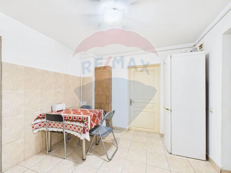 Casă cu două corpuri, ideală pentru firmă, Vitan - 6