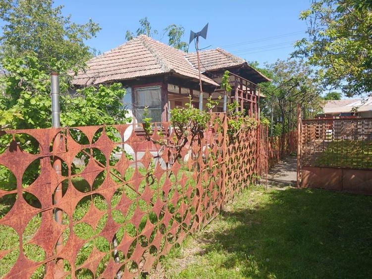 Casa cu teren de vanzare in comuna Verguleasa, judetul Olt - 6