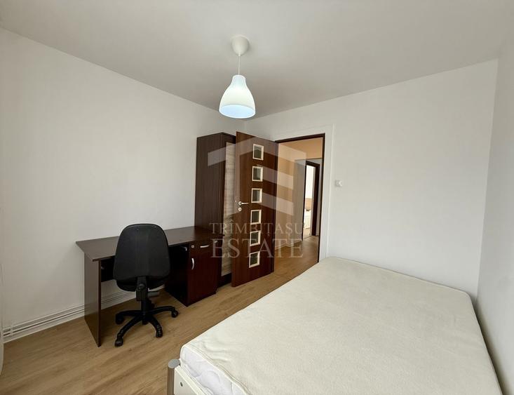 Apartament cu 3 camere decomandat, mobilat în Complex Studențesc