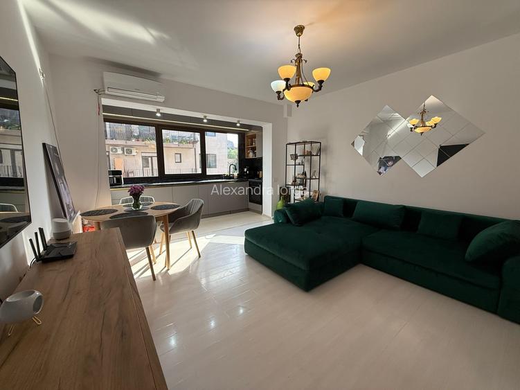 Apartament spatios Dobroesti(renovat,loc de parcare inclus)