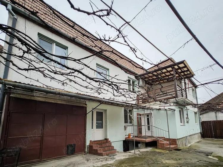 Vand Schimb Casa zona centrala, 2 apartamente separate, garaj, curte - 10