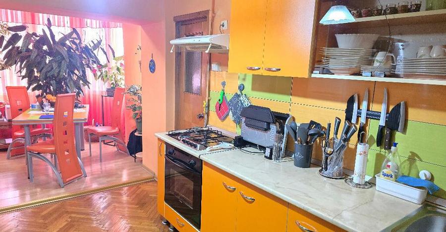 Vand apartament 3 cam. Deva, etaj 1, bloc din anul 2000, 157 mp, BOXA - 18