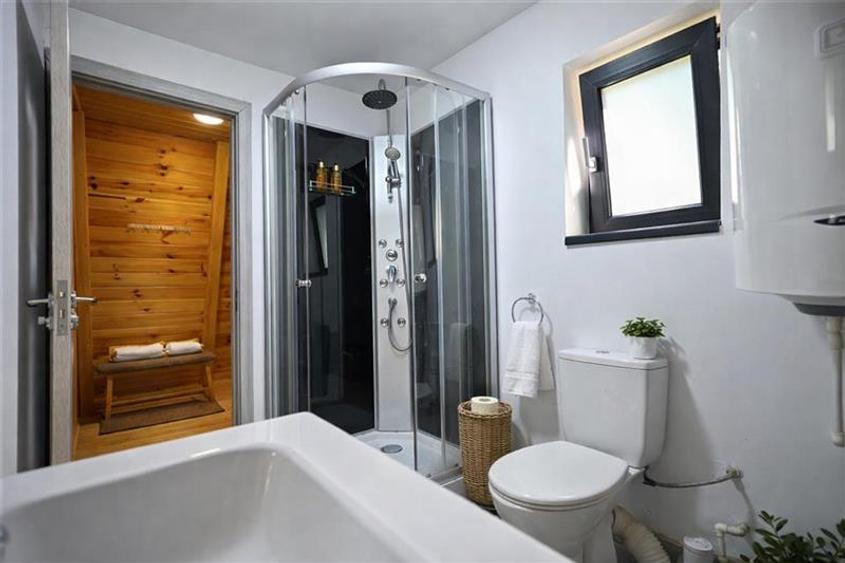 Eleganta,echipata casa A Frame,1.200 mp teren,deschidere Piatra Craiului,Moieciu - 9