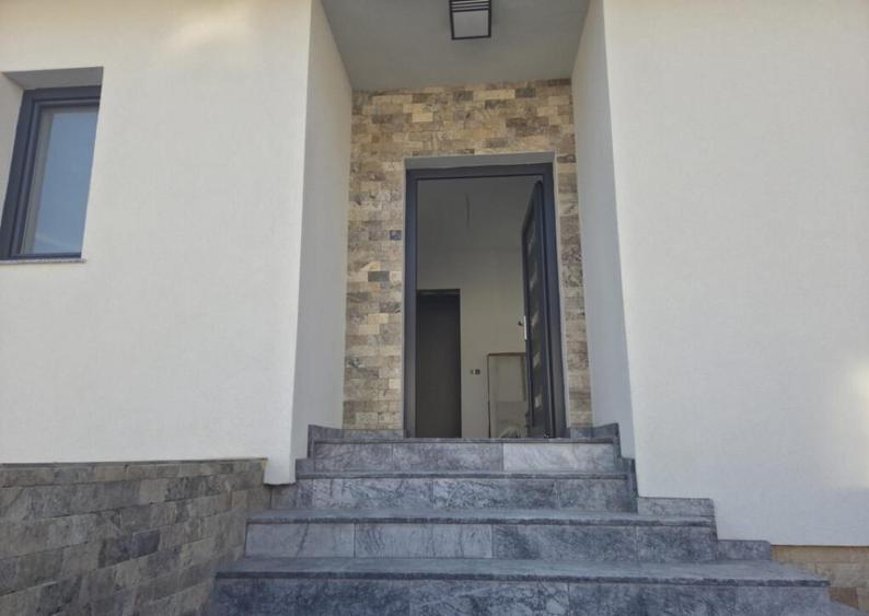 Casa Individuala 4 camere + 500mp teren in Selimbar - 2