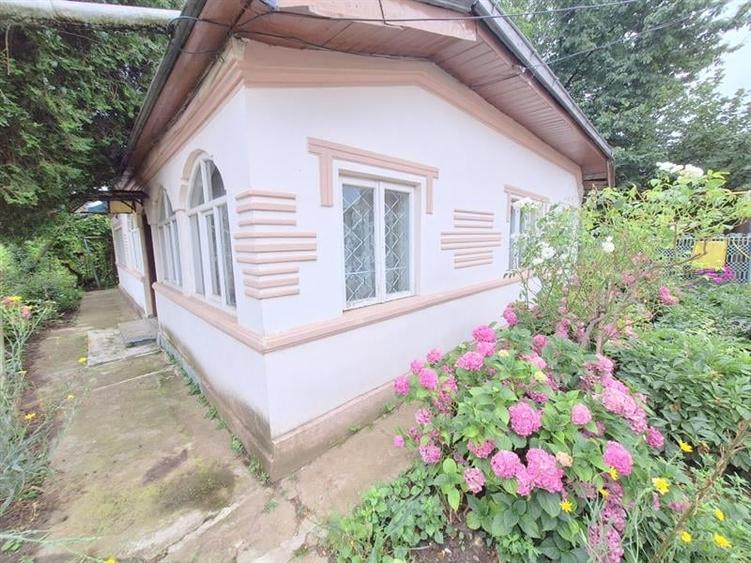 Casa batraneasca ,3 camere , teren 500 mp,zona CFR - 15