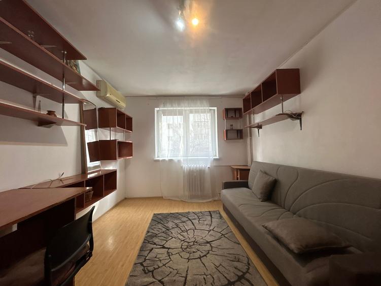 Garsoniera Titan Etaj 1 Bloc 1974 Reabilitat 7 Min Metrou - 1