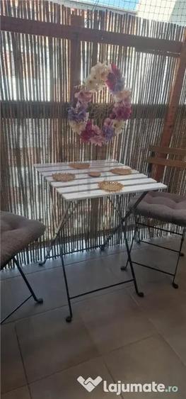 Apartament cu 3 camere decomandat în Buziașului