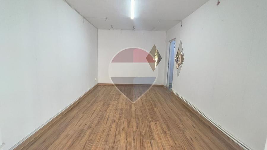 Spațiu comercial, de 60 mp, în Micro 14