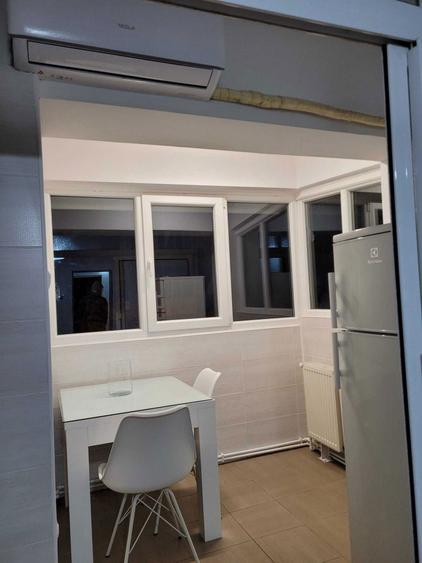 Inchiriez garsoniera - 1