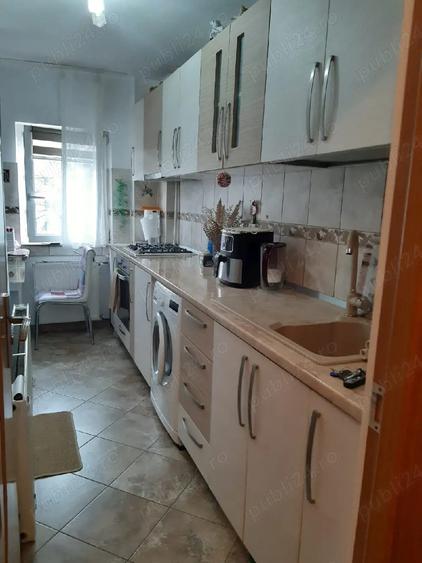 Ofer pentru inchiriere garsoniera in Ploiesti, zona 9 Mai, str Mara?e?ti - 6