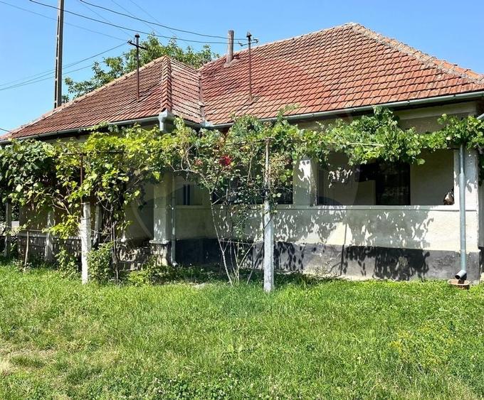 Casă de vânzare in Hideaga la drumul National - 12