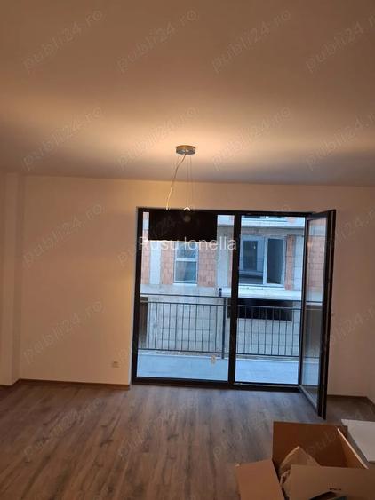 Inchiriez apartament nemobilat Inchiriez apartament nemobilat
