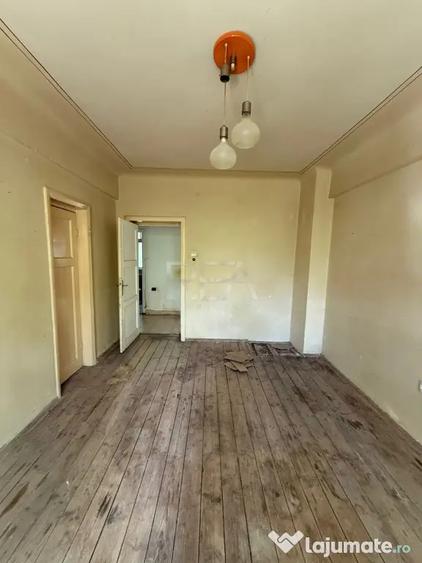 Apartament cu 2 camere decomandat, mobilat în Regie