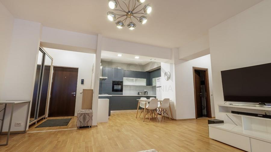 Apartament cu 3 camere decomandat, mobilat în Pipera