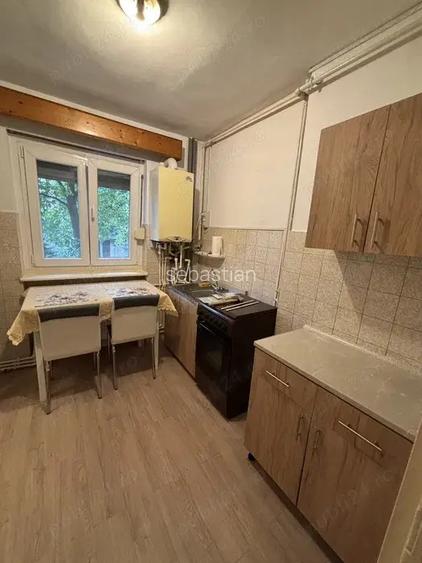 Ap prezentabil 2 cam Podgoria etaj 1 cu termoteca si climatizare ocupabil imediat Ap prezentabil 2 cam Podgoria etaj 1 cu termoteca si climatizare ocupabil imediat