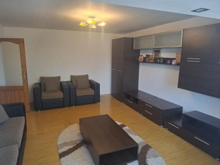 Apartament cu 2 camere decomandat în Bucovina