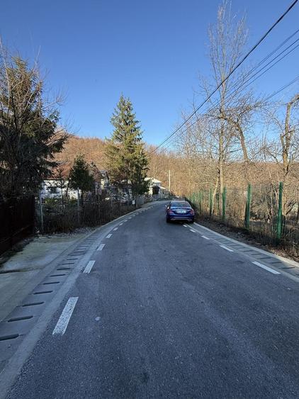 Casa demolabila  și teren 800mp cu toate utilitățile deschidere 26,5mp - 28