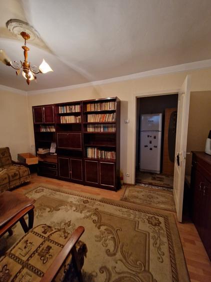 Apartament cu 2 camere, decomandat, zona Mircea cel Batran - 2