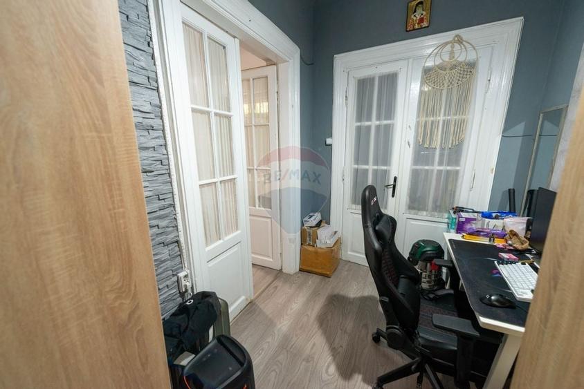 Vila de vanzare in zona P-ta Unirii 140 mp teren - 20