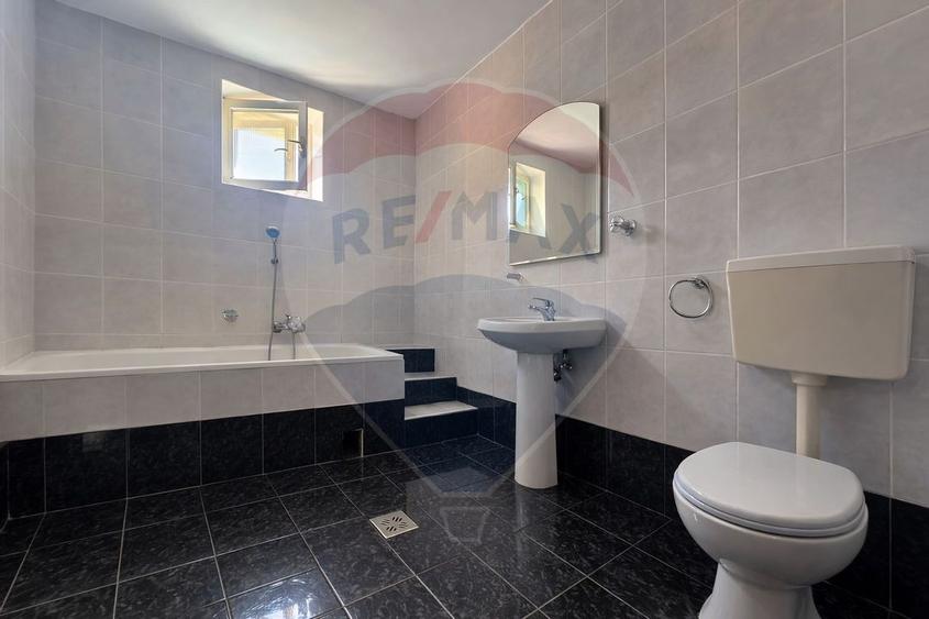 Casă spațioasă 331 mp utili + 5175 mp teren | Piscină interioară - 9