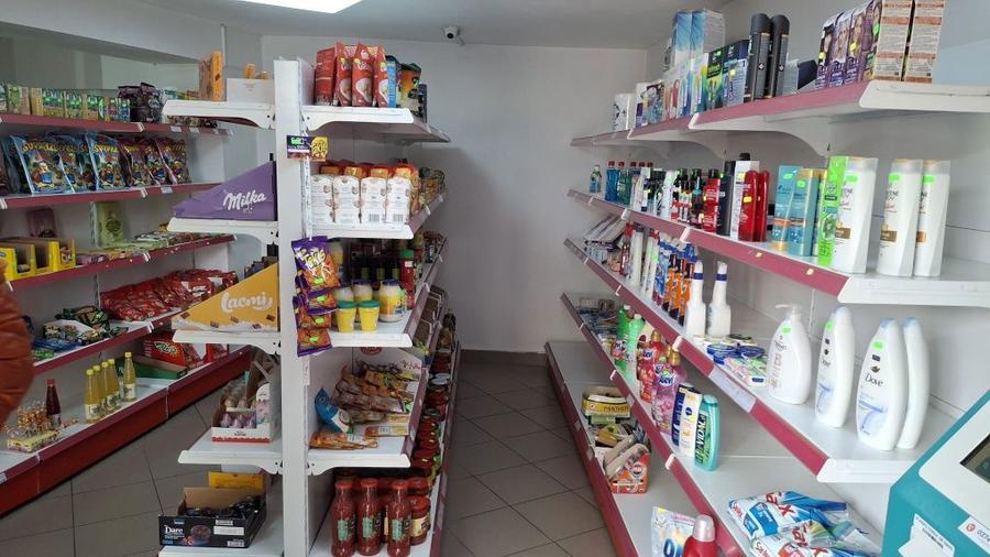 Inchiriez spatiu comercial- magazin universal - 2