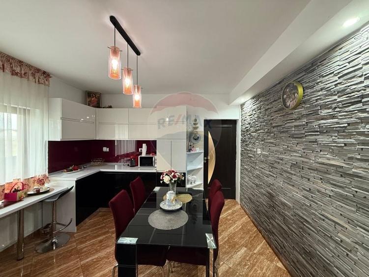 Vila  cu 5 camere de vanzare in Serbanesti - 6