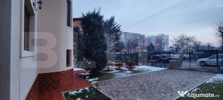 Casă cu 6 camere cu Teren 1178 Mp în Cetate