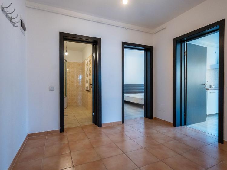 Apartament cu 3 camere | Etaj 1 | Parcare privata | - 5