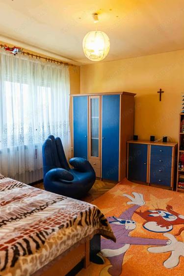 De vanzare Casa spa?ioasa in Gradi?te, Str. Vi?inului - 4