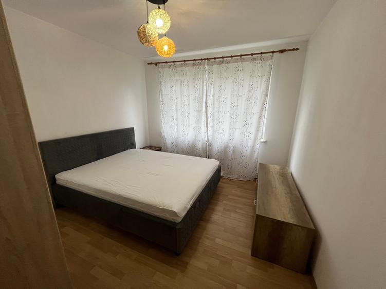 INCHIRIEZ apartament 2 camere semidecomandat,zona Centrala - 2