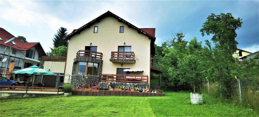 Manuel recomanda : Vila superba in Cornu de Jos 295mp , teren 1360mp - 40