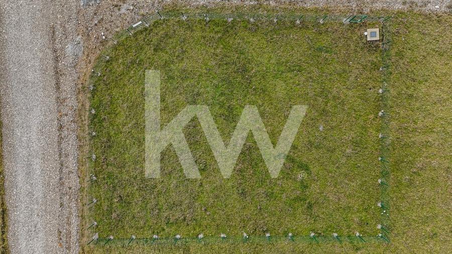 Teren de vânzare cu autorizație de construire, 753mp, la baza Dealului Lempeș - 9