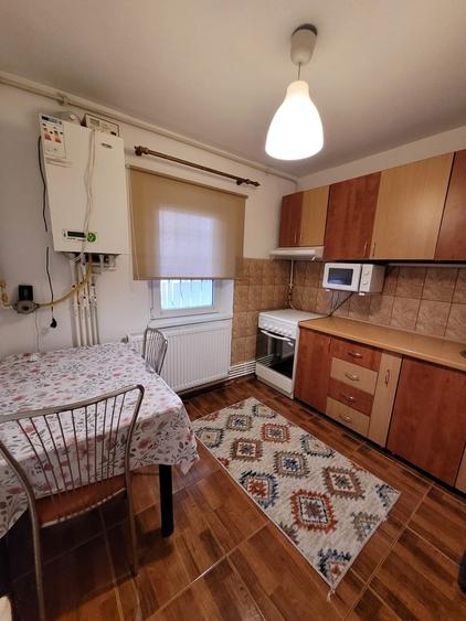 Navodari - str. Randunelelor - 2 camere decomandate -parcare privata  -420 E neg - 31