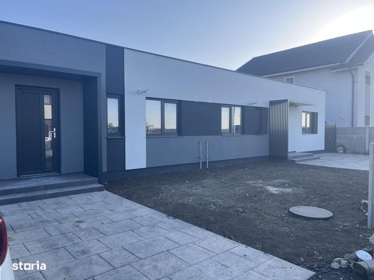 Casă cu 3 camere în Dumbrăvița
