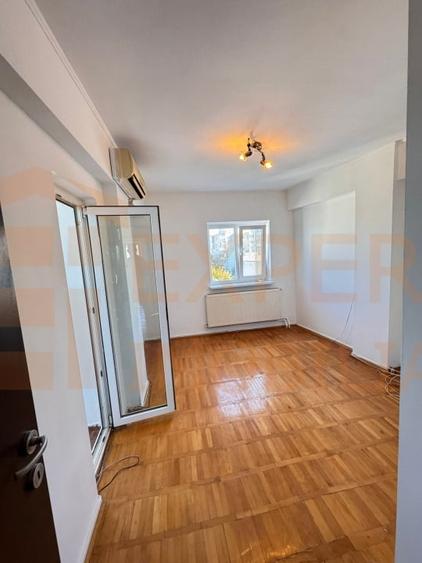 Apartament cu 3 camere decomandat în Ultracentral