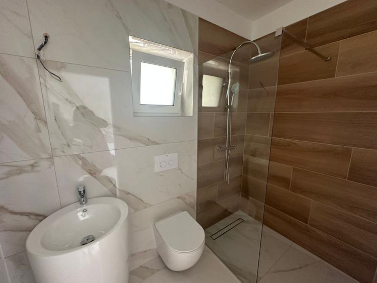 Duplex cu 4 camere cu Canalizare în Sebeș