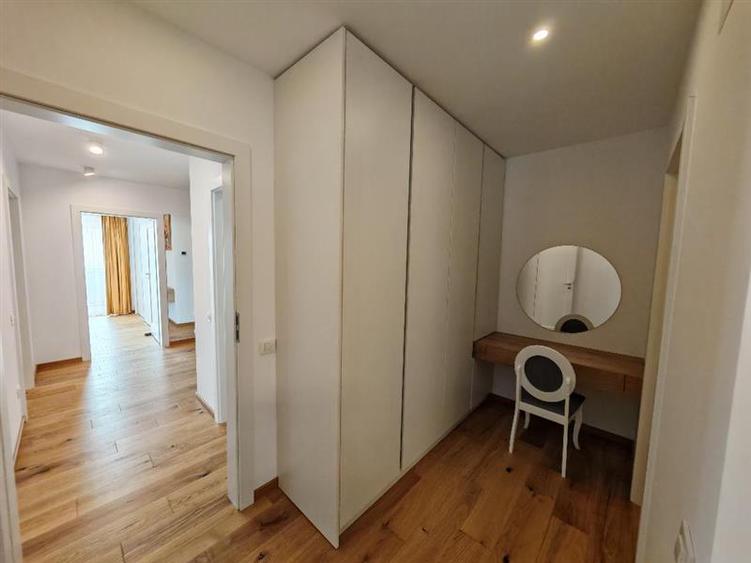 Apartament cu 3 camere decomandat, mobilat în Astra