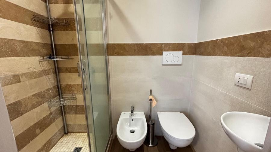 Duplex cu 6 camere cu Canalizare în Mihai Bravu