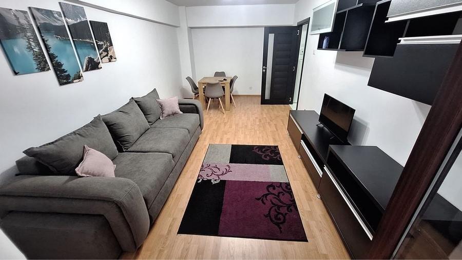 Apartament cu 2 camere decomandat în Micro 11