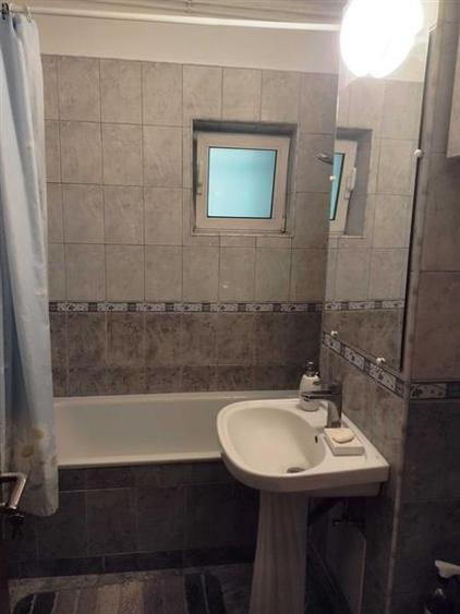 Apartament cu 3 camere decomandat, mobilat în Răcădău