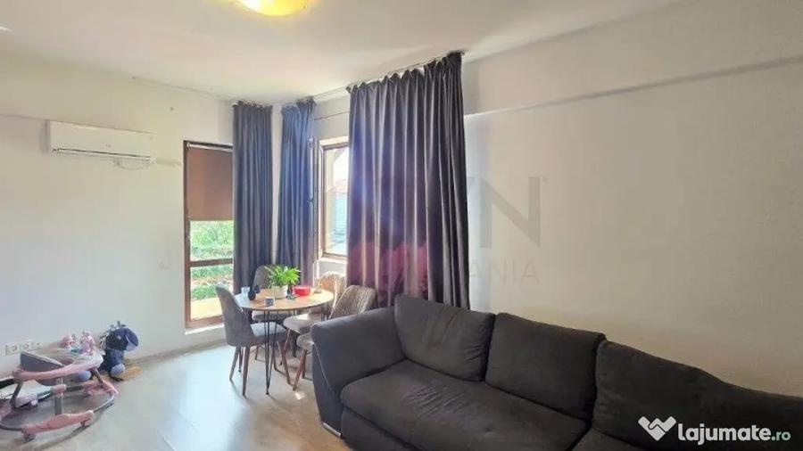 Apartament cu 3 camere decomandat în Jiului