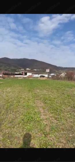 Teren de 2300 mp, în Viișoara