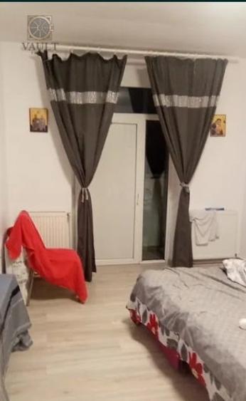 Apartament cu 3 camere semidecomandat, mobilat în Pache Protopopescu