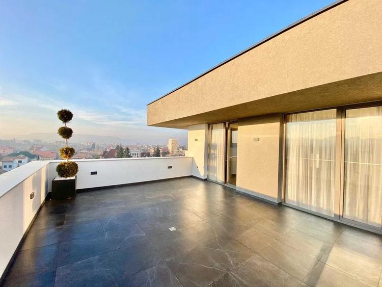Penthouse, 92mp, 44mp terasa, loc parcare, 4 camere - 5