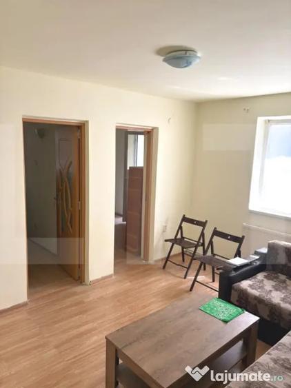 Apartament cu 3 camere semidecomandat în Central