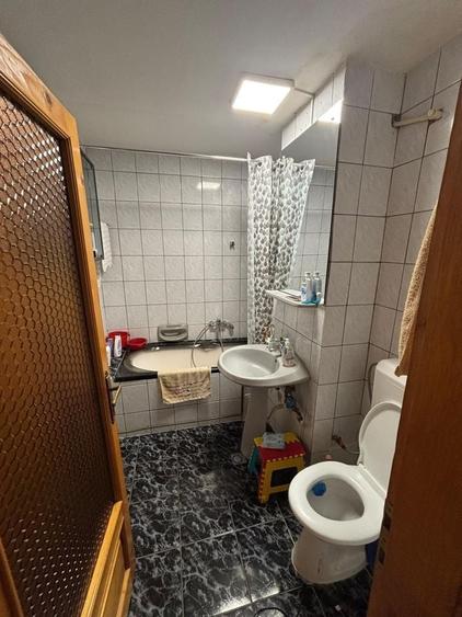 Apartament cu 3 camere decomandat în Alfa