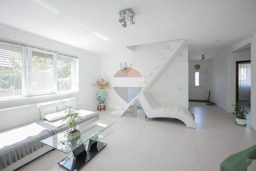 Casă individuală cu 4 camere cu Teren 418 Mp în Central