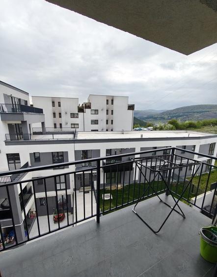 Apartament cu 3 camere decomandat, mobilat în Florești
