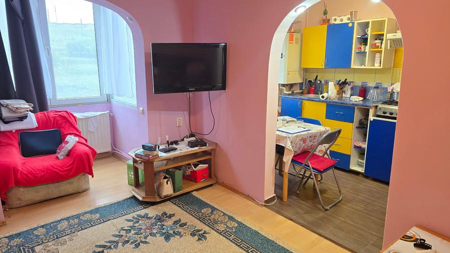 Vand apartament 3 camere semidecomandat in Deva, zona Micro 15, etaj 3, - 10